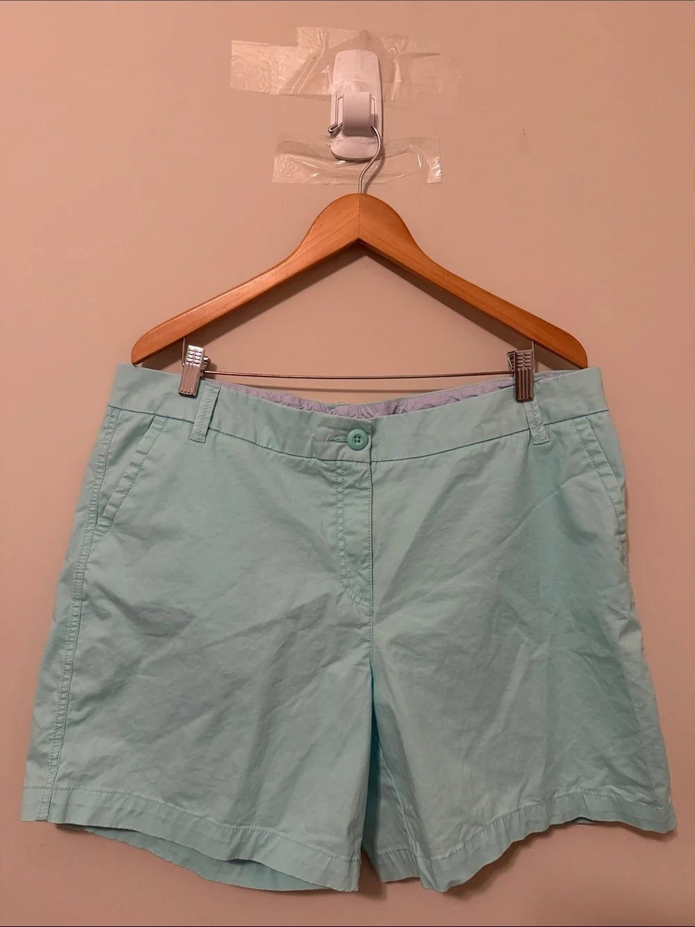 Crown & Ivy Caroline Short size 16
